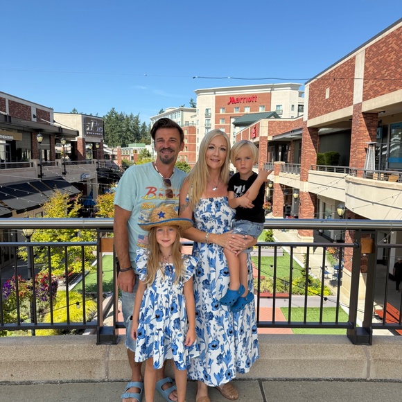 Meet your Posher Ambassador, Marcella 💕 - Picture 7 of 7